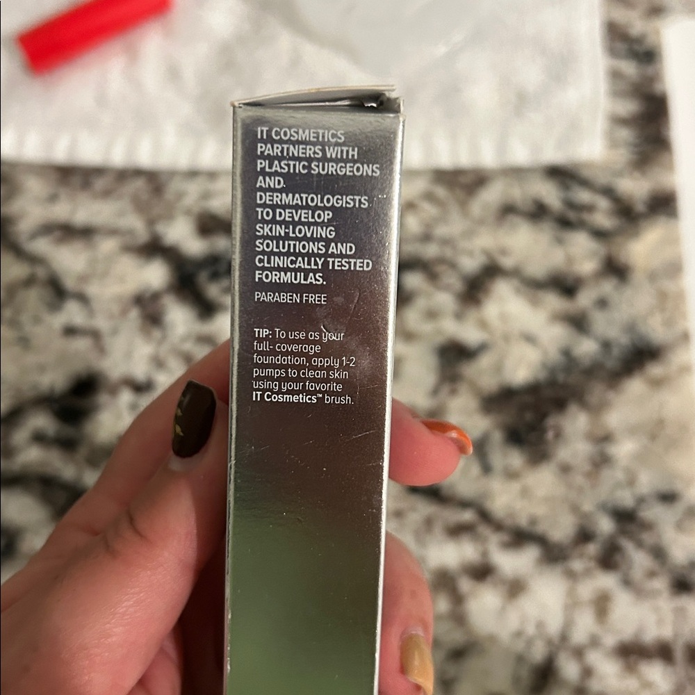 IT Cosmetics CC+ Cream SPF 50+ - Cream - Picture 3 of 11